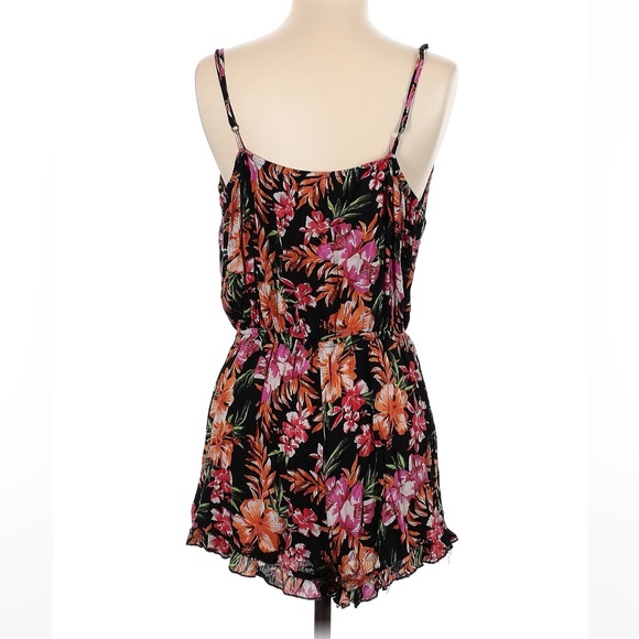 Target romper size medium - Picture 2 of 2